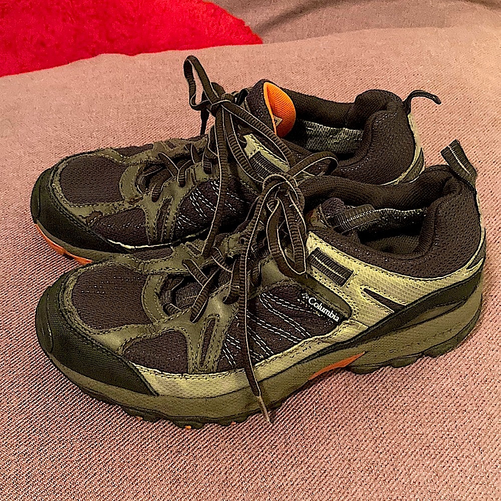 Columbia omni grip hiking shoes size 7.5